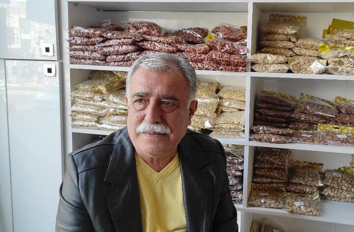 بازار کساد قنادان در شب عید| خرید شیرینی گلستانی ها محدود شد