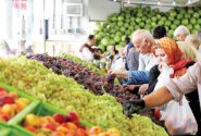 کاهش ۶۰ درصدی خرید میوه و سبزی/ میوه‌ها در میادین در حال فساد هستند