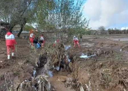 تخریب ۱۵ کیلومتر از جاده بین مزارع کلاله در سیلاب