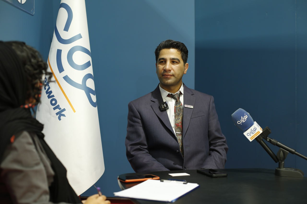 منصوری، کارشناس فروش مجموعه پارکت امیران