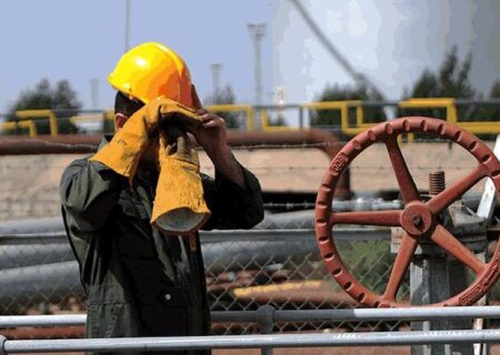 مهاجرت کارگران رنج به کشورهای حاشیه خلیج فارس|دریافتی متخصصان نفتی در کشورهای همسایه ۱۰ برابر ایران