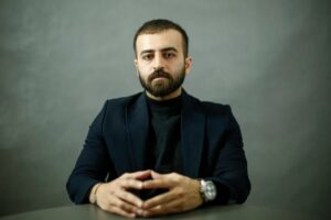 شهریار شاطری» رئیس هیئت مدیره شرکت شباهنگ مرغ هیرکان و نمایندگی هلدینگ منحصر کارخانه ی همادانه گنبد کاووس