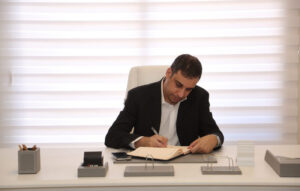 کامیار سریرافراز-کارشناس بازار سرمایه