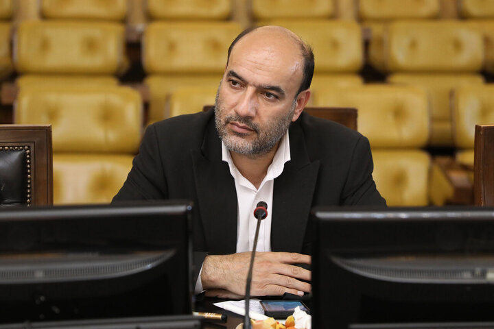 علیرضا نثاری