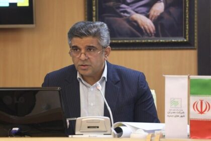 فرزاد حسنی